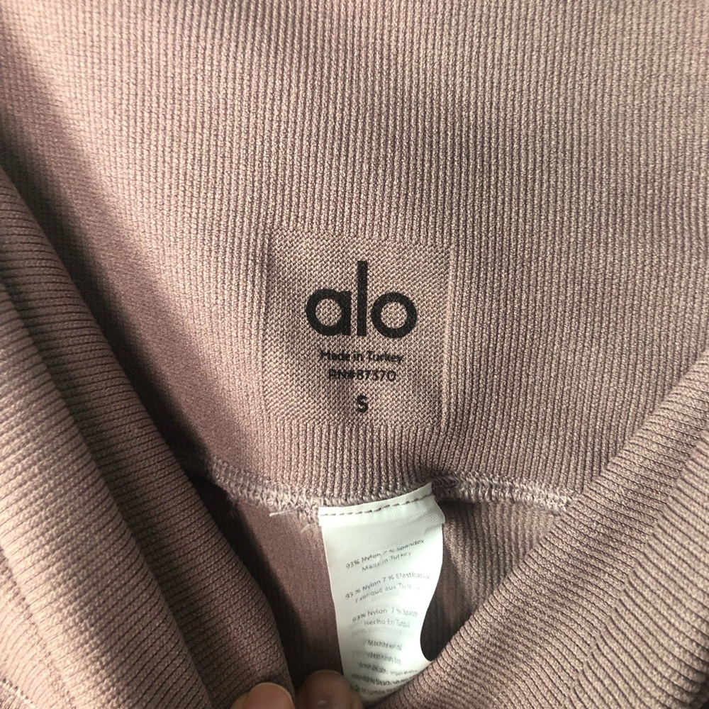 ALO Yoga Radiance Leggings Smoky Quartz Used - Picture 6 of 6